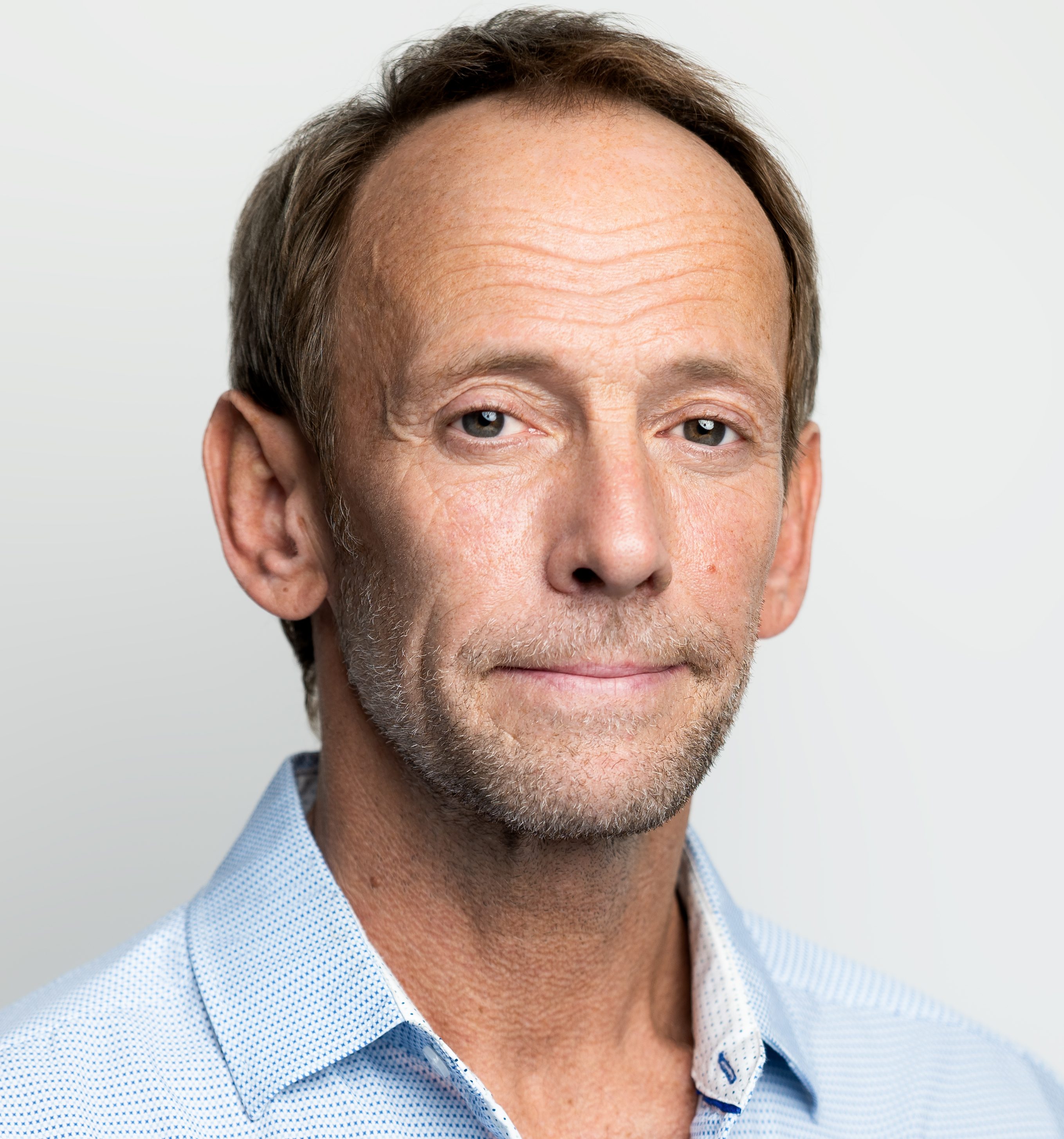 The Girls On The Bus Star PJ Sosko On Playing Hunter S. Thompson